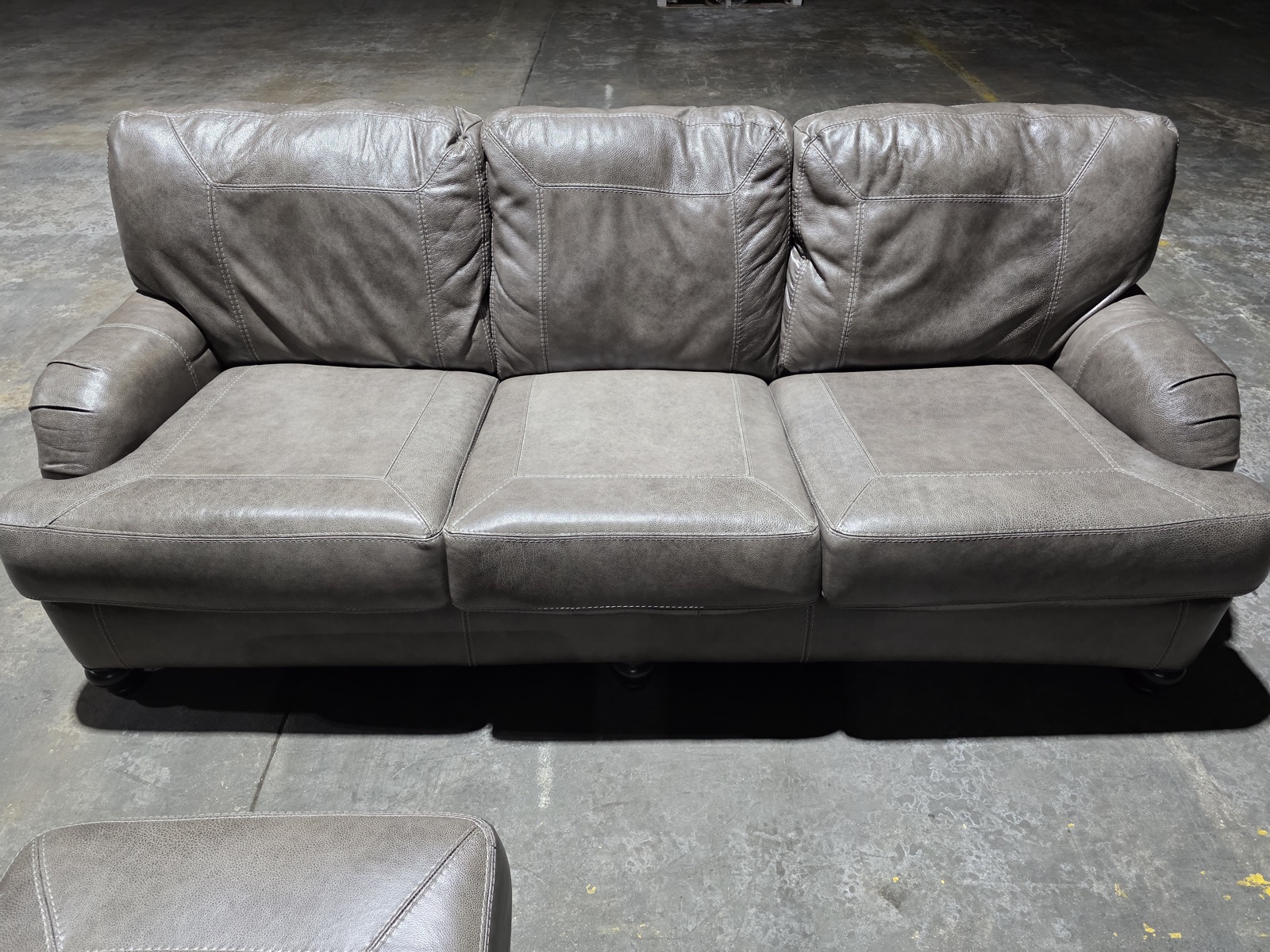Ashley Kannerdy 3-Piece Leather Set — Sofa, Oversized Chair & Ottoman (Quarry Grey)