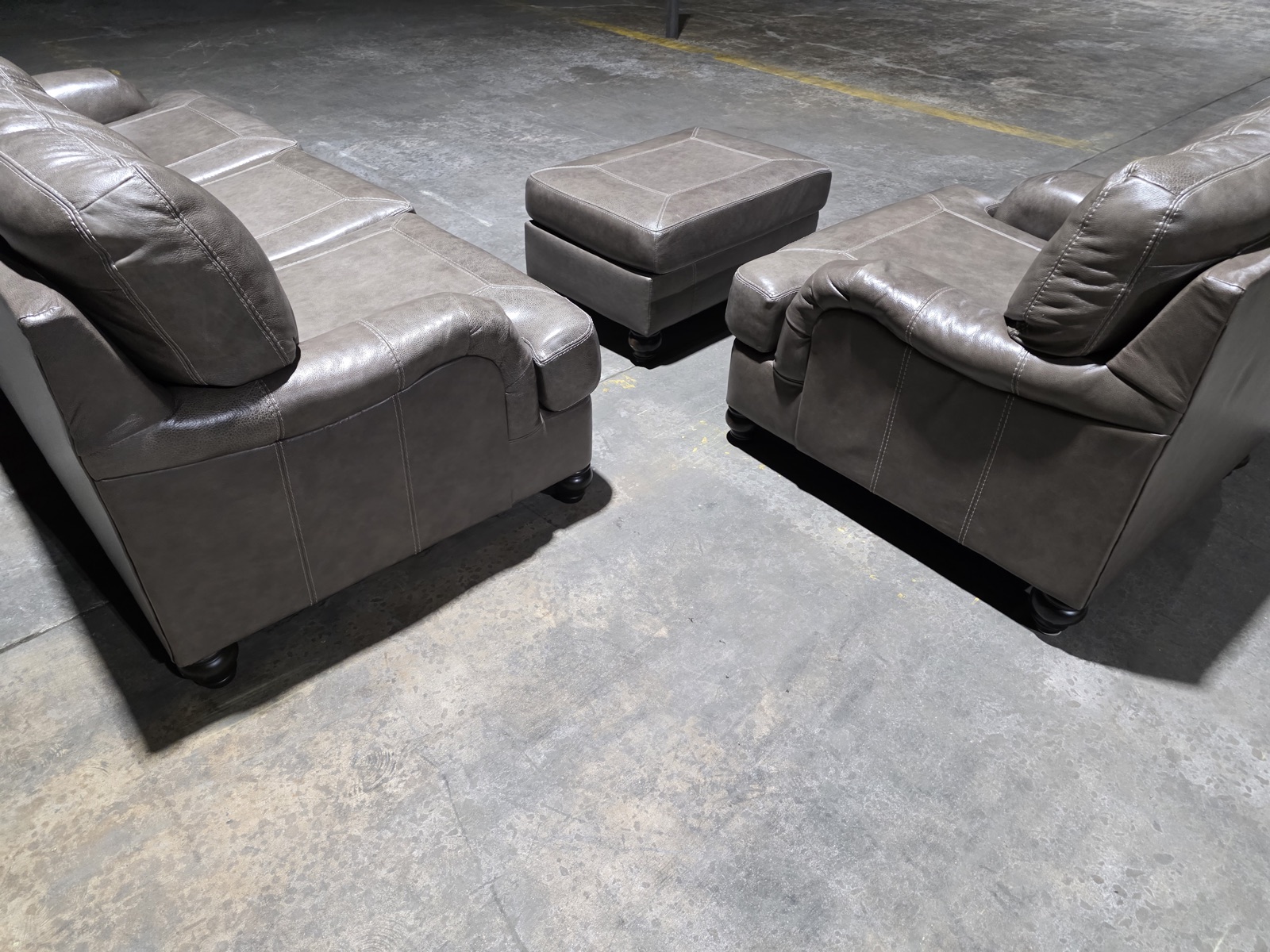 Ashley Kannerdy 3-Piece Leather Set — Sofa, Oversized Chair & Ottoman (Quarry Grey) — view 7